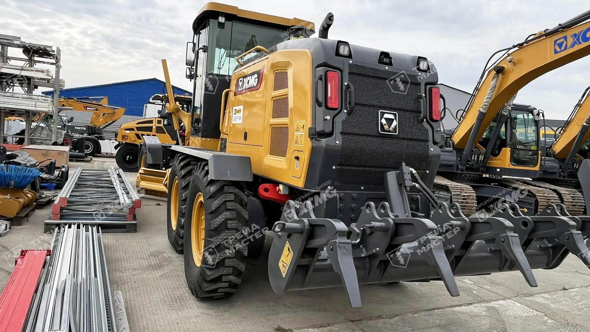 Полноприводный грейдер XCMG GR2205АT