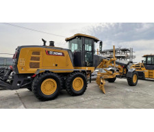 Полноприводный грейдер XCMG GR2205АT