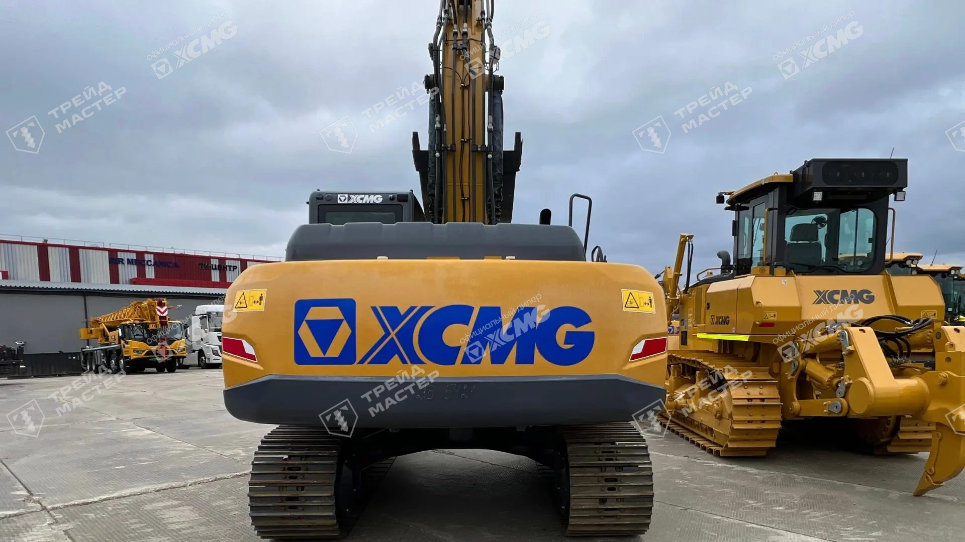 Гусеничный экскаватор XCMG XE215C (Perkins)
