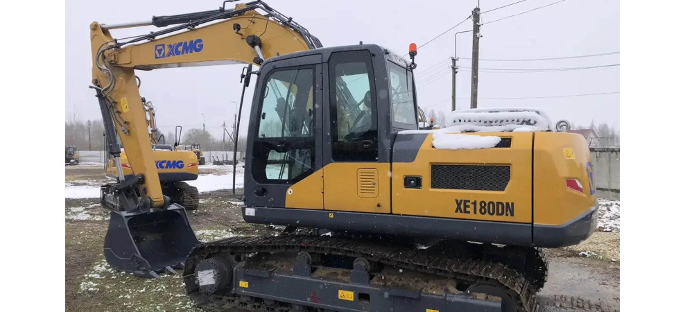 Габаритный экскаватор XE180DN для работ на песчаном карьере